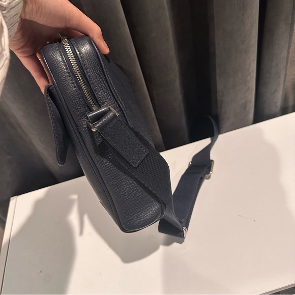 Louis Vuitton Alex Messenger PM Tiaga Leather - Picture 6 of 12